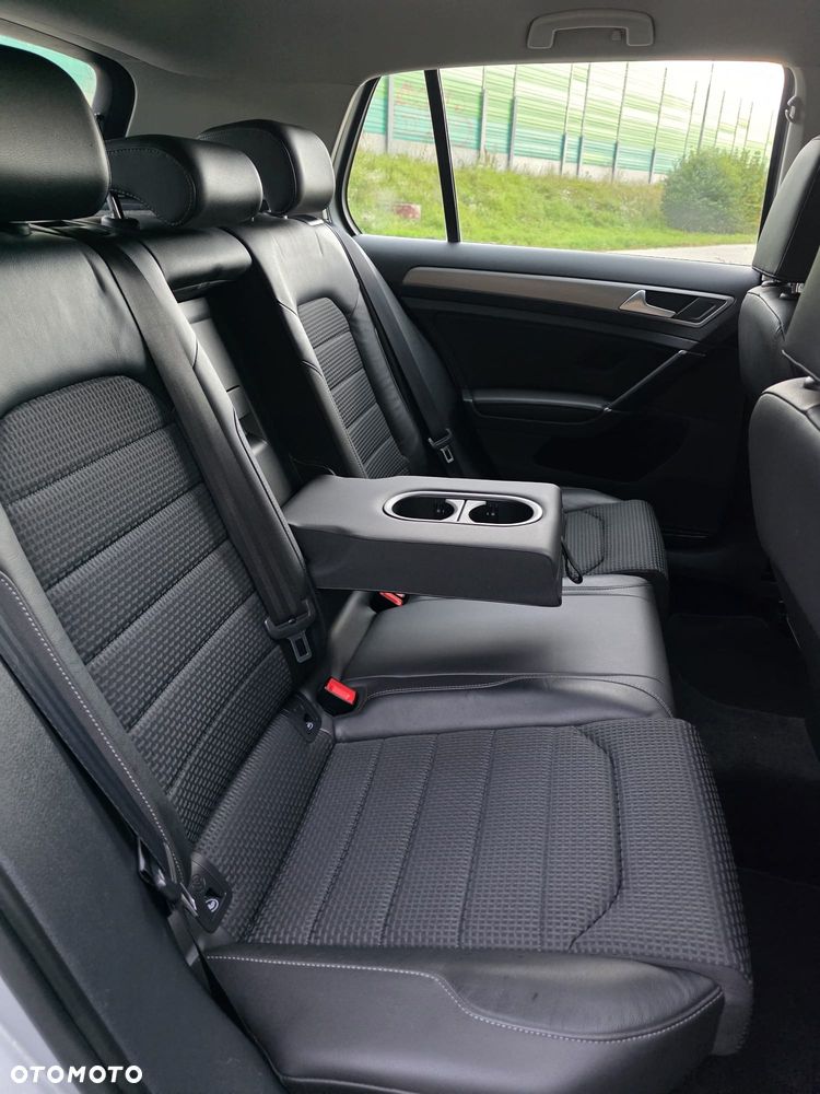 Volkswagen Golf - 11