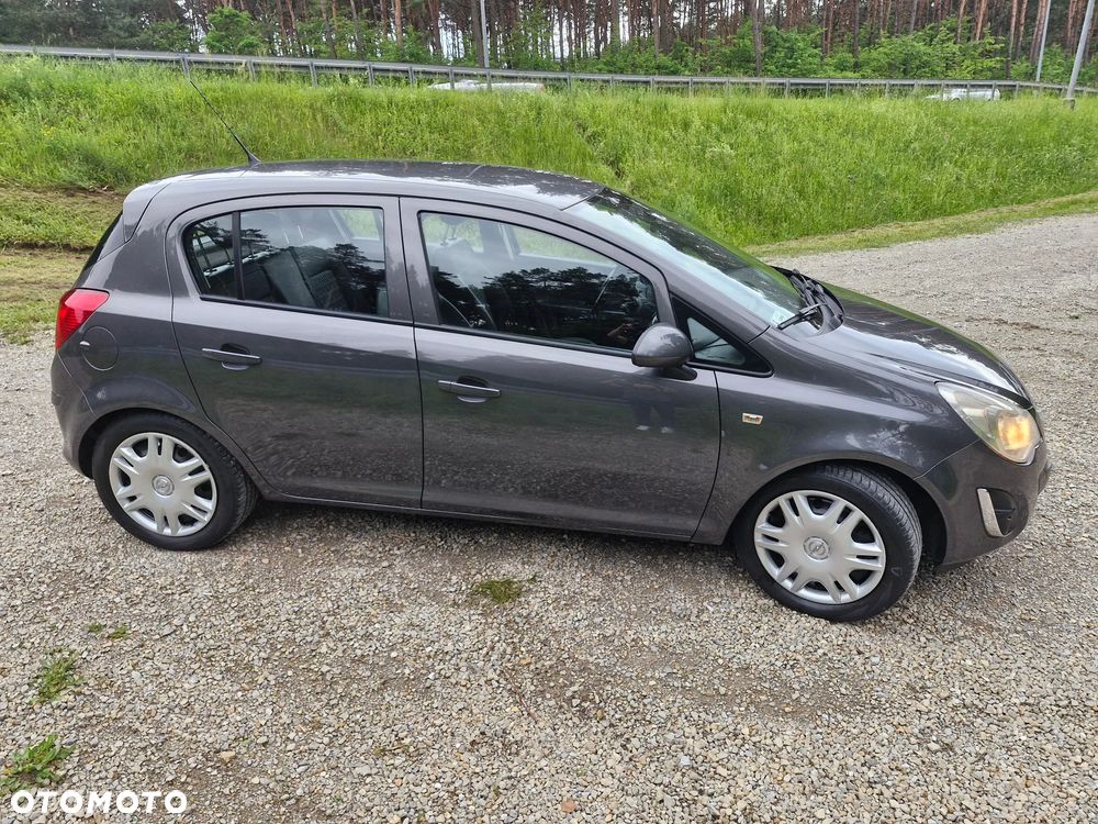 Opel Corsa 1.4 16V Cosmo - 15