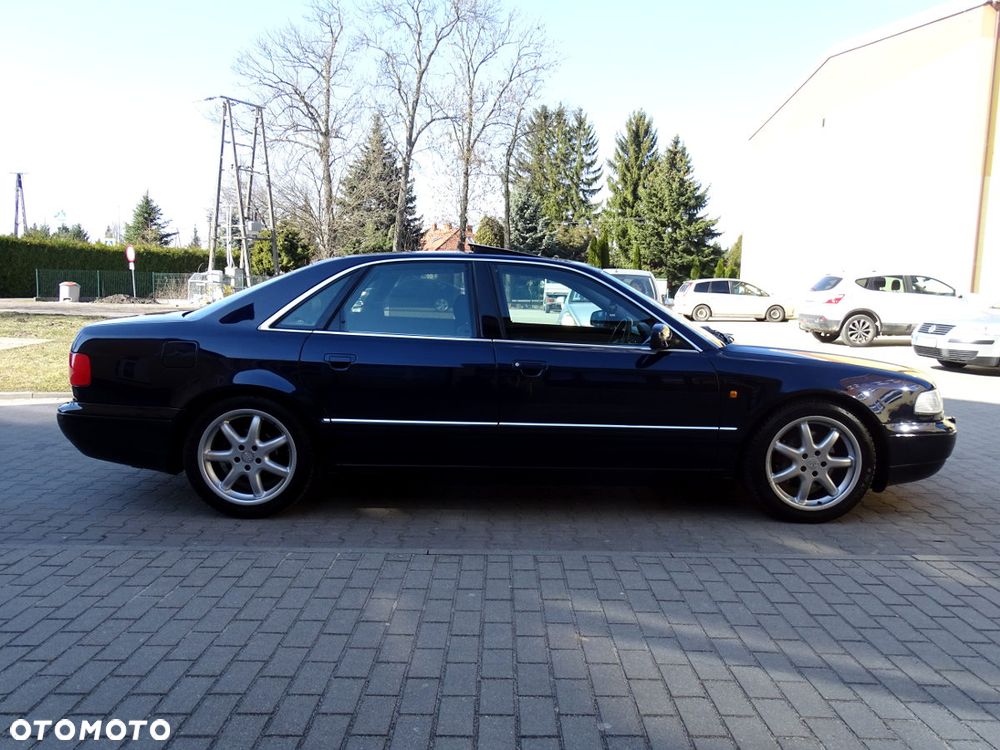 Audi A8 - 4