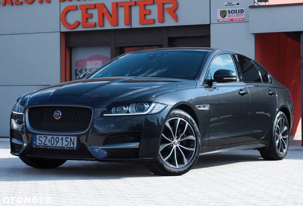 Jaguar XF 20d R-Sport - 28