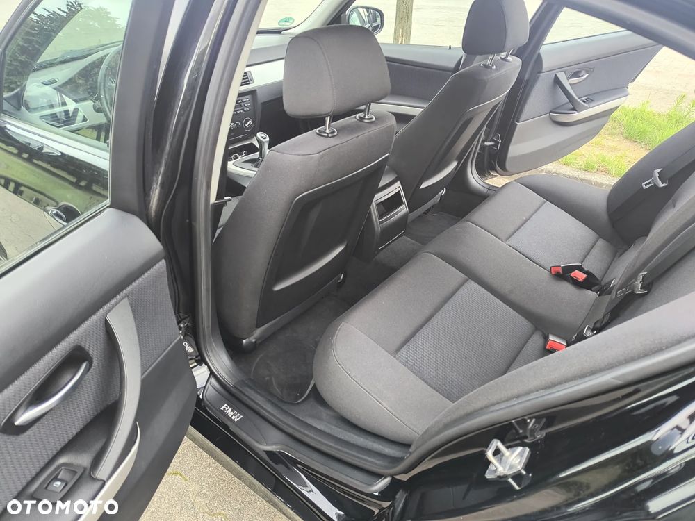 BMW Seria 3 320i - 15