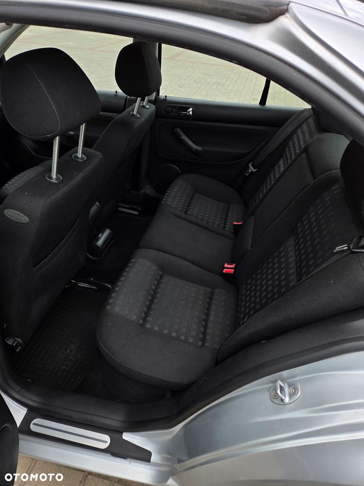 Volkswagen Bora 2.0 - 25