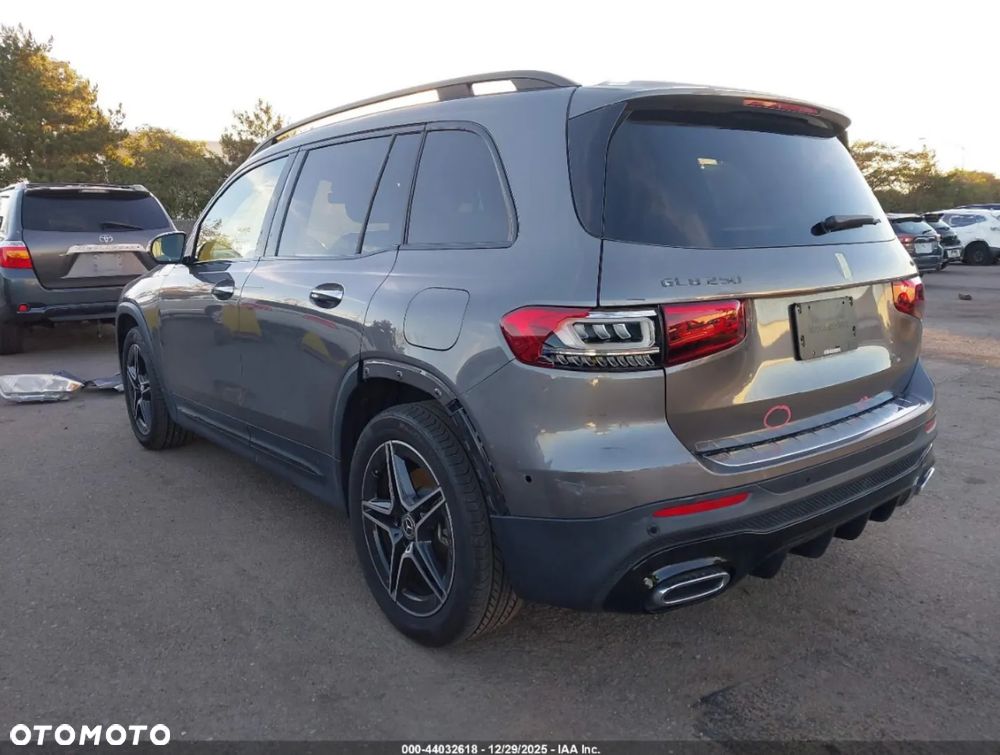 Mercedes-Benz GLB 250 4-Matic AMG Line 8G-DCT - 5