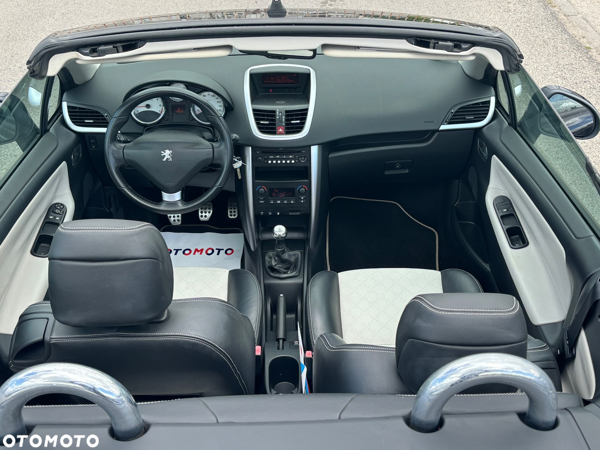 Peugeot 207 CC 120 VTi Roland Garros - 11