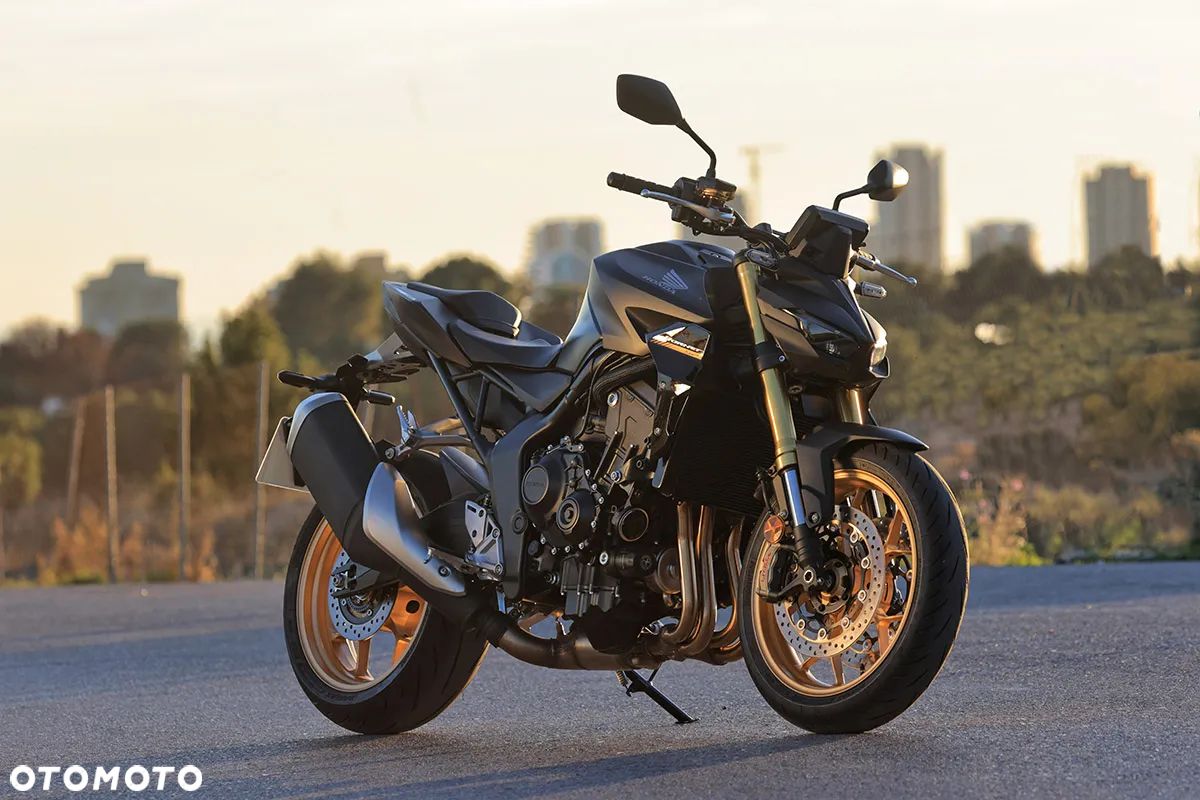 Honda CB - 1