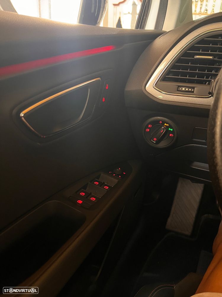SEAT Leon 2.0 TDI DPF S&S FR - 13