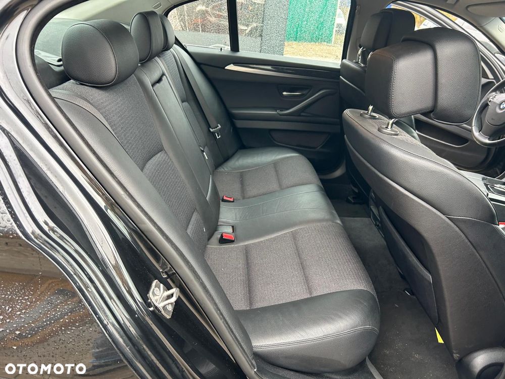 BMW Seria 5 530d Modern Line - 19