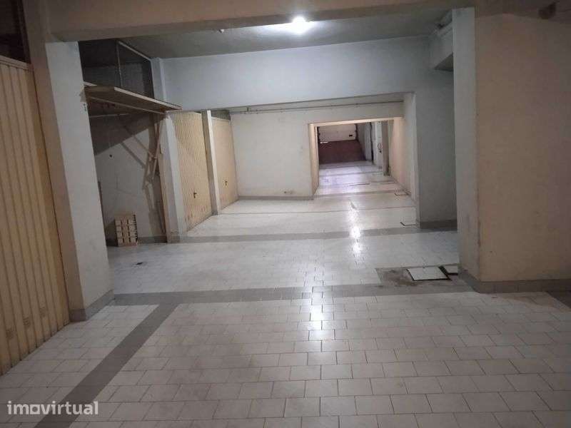 Garagem espetacular em caldas da rainha para arrendamento - Grande imagem: 2/9