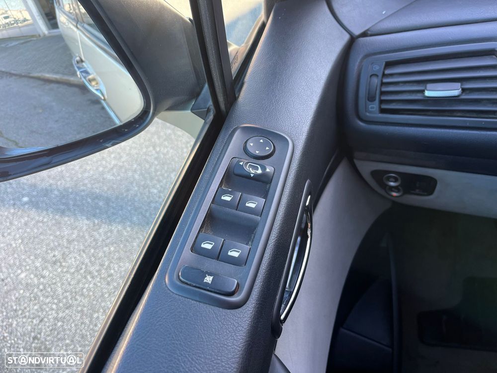 Peugeot 807 HDi 135 Family - 20