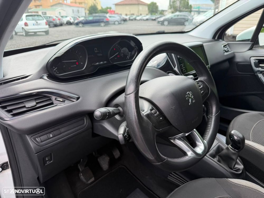 Peugeot 208 1.6 BlueHDi Style - 33