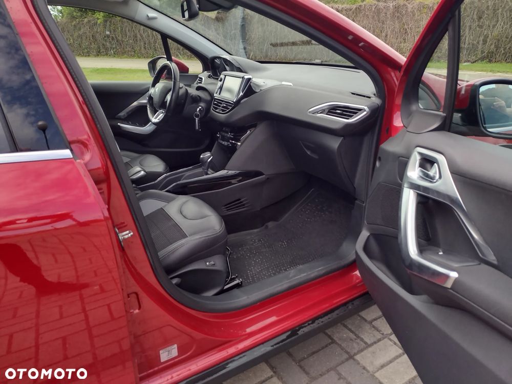 Peugeot 2008 1.2 PureTech Allure S&S EAT8 - 14