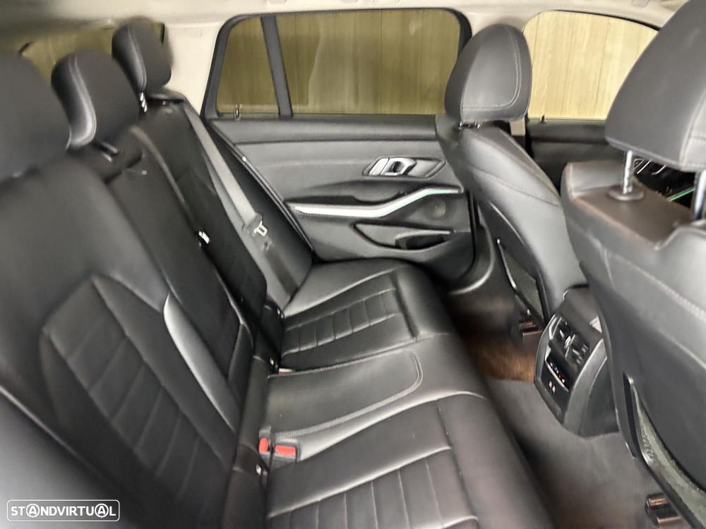 BMW 330 e Line Luxury Auto - 17