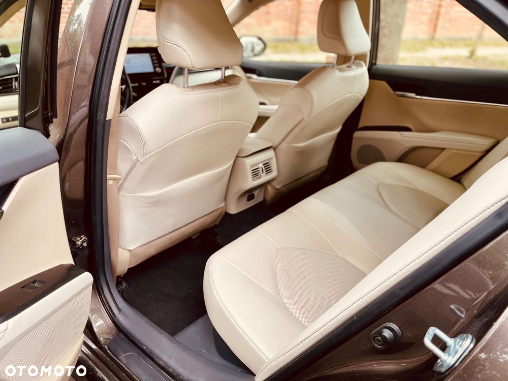 Toyota Camry 2.5 Hybrid Prestige CVT - 21