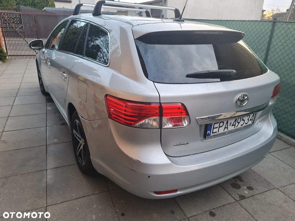 Toyota Avensis 2.0 D-4D Premium - 5
