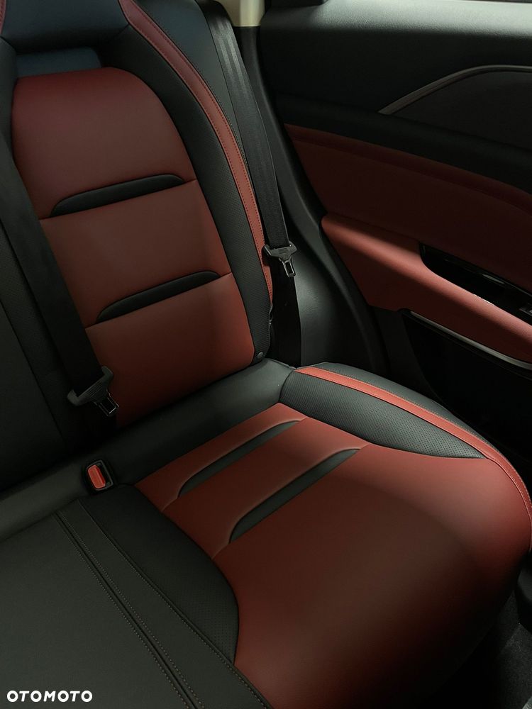 Bestune T77 1.5T Elegance DCT - 17