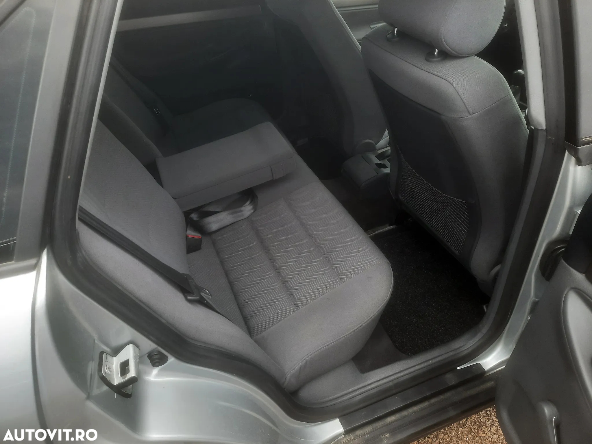 Audi A4 1.6 - 8