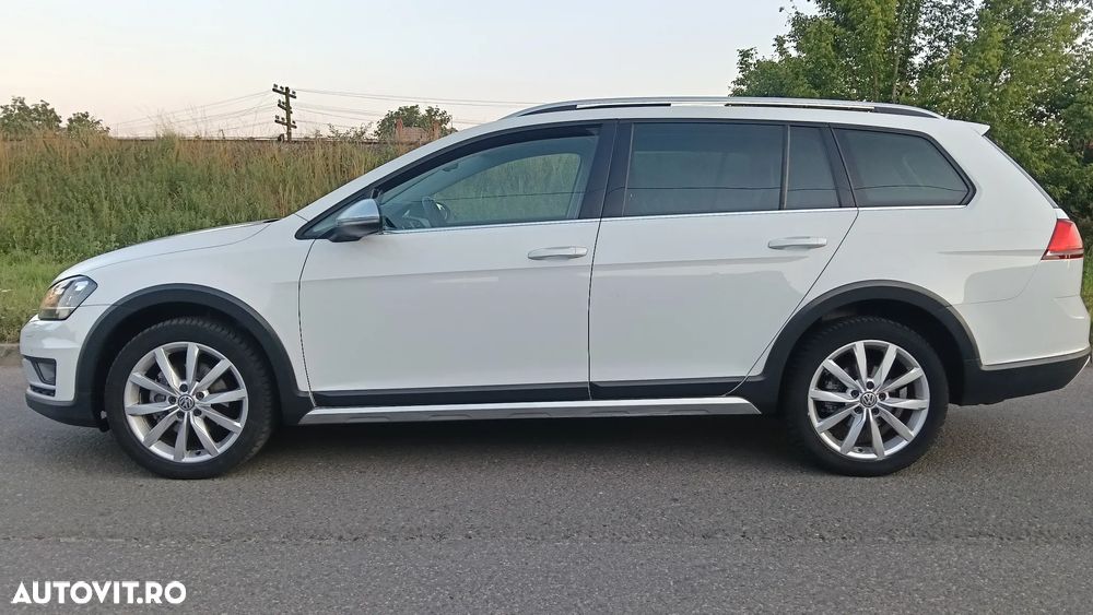 Volkswagen Golf - 6