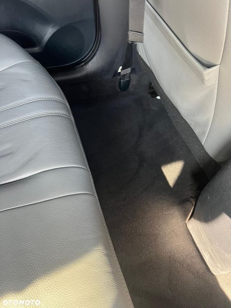 Toyota Avensis 1.8 Multidrive Business Edition - 20