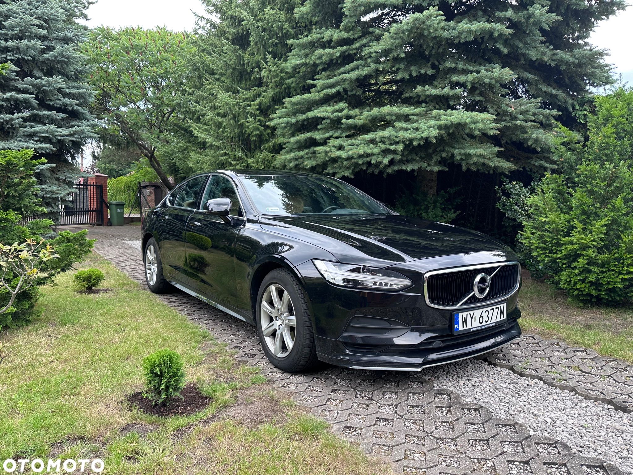 Volvo S90 D4 Momentum - 1