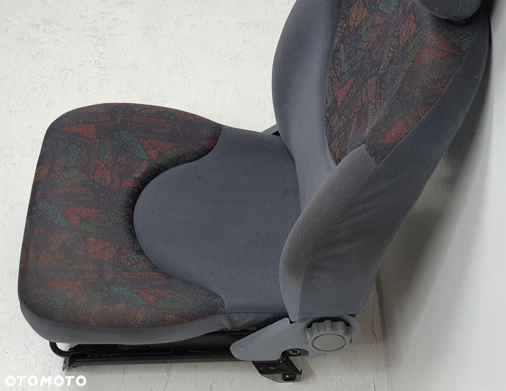 FOTEL PRAWY PRZÓD PRZEDNIA PASAŻERA NISSAN MICRA K11 LIFT 3D EUROPA - 4