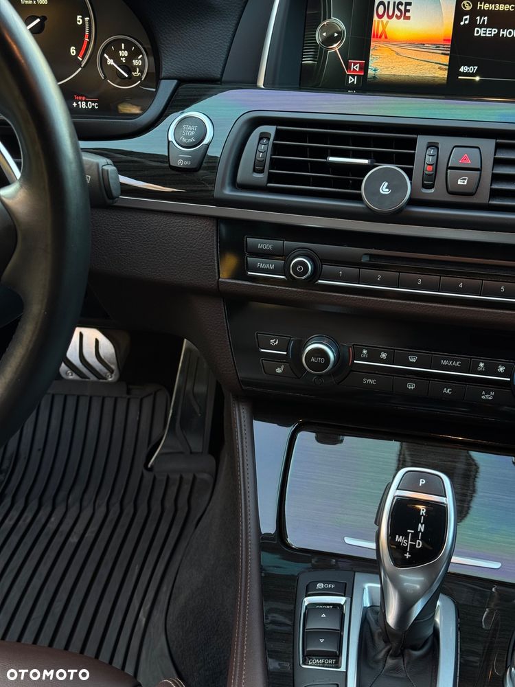 BMW Seria 5 530d xDrive - 13