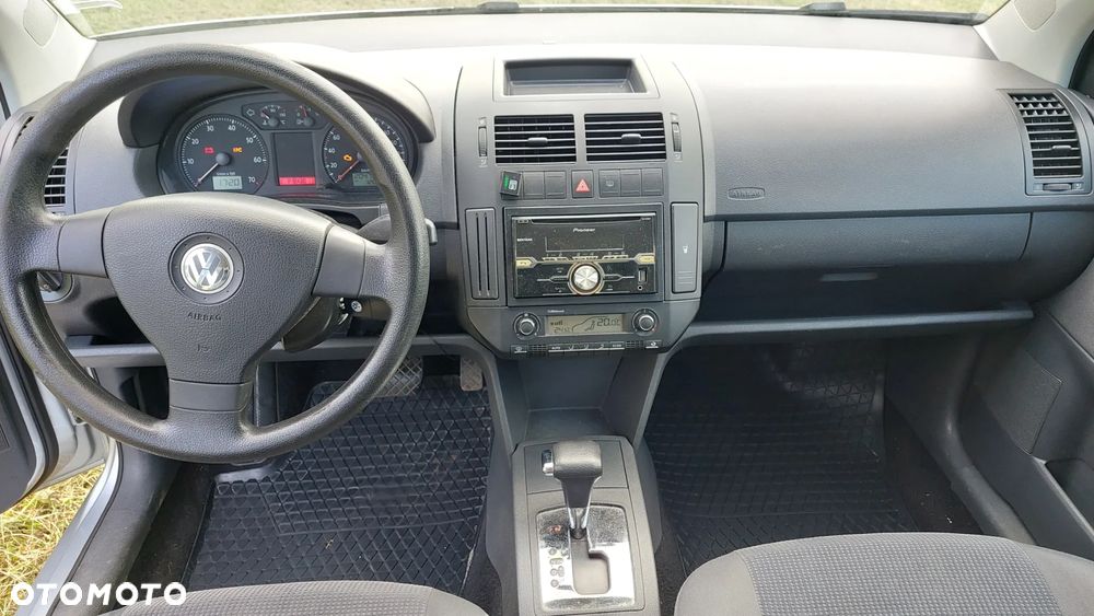 Volkswagen Polo 1.6 Comfortline - 12