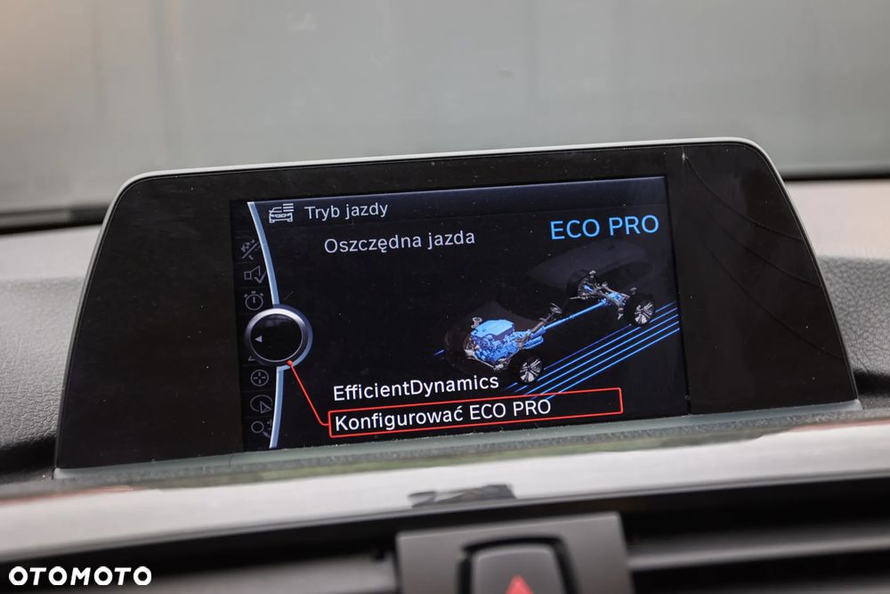 BMW Seria 3 320d Luxury Line - 28