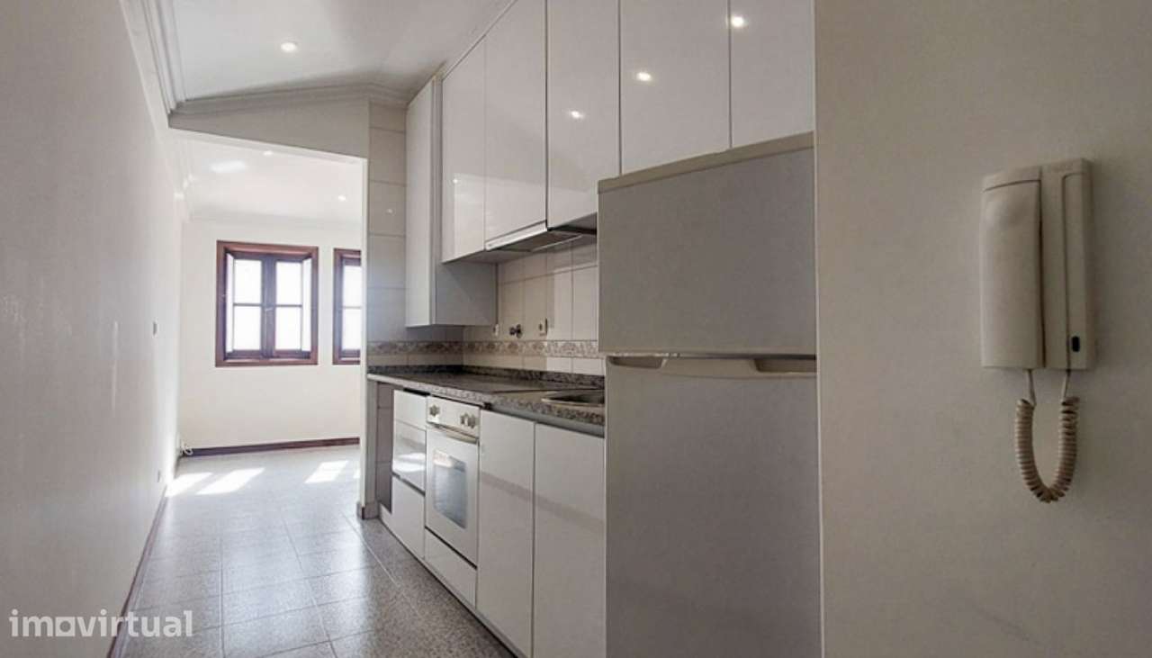 Venda de Andar Moradia T1+1 duplex no centro da cidade de Viana do Cas - Grande imagem: 3/30