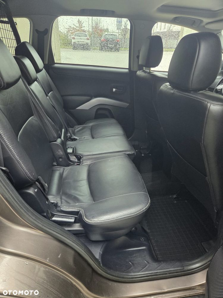 Mitsubishi Outlander - 7