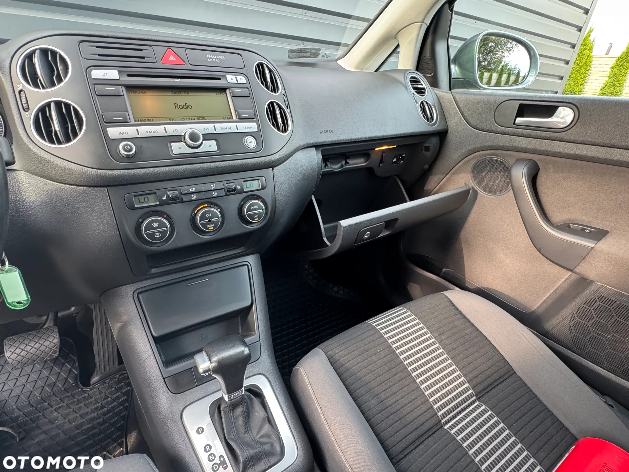 Volkswagen Golf 1.9 TDI DSG United - 11