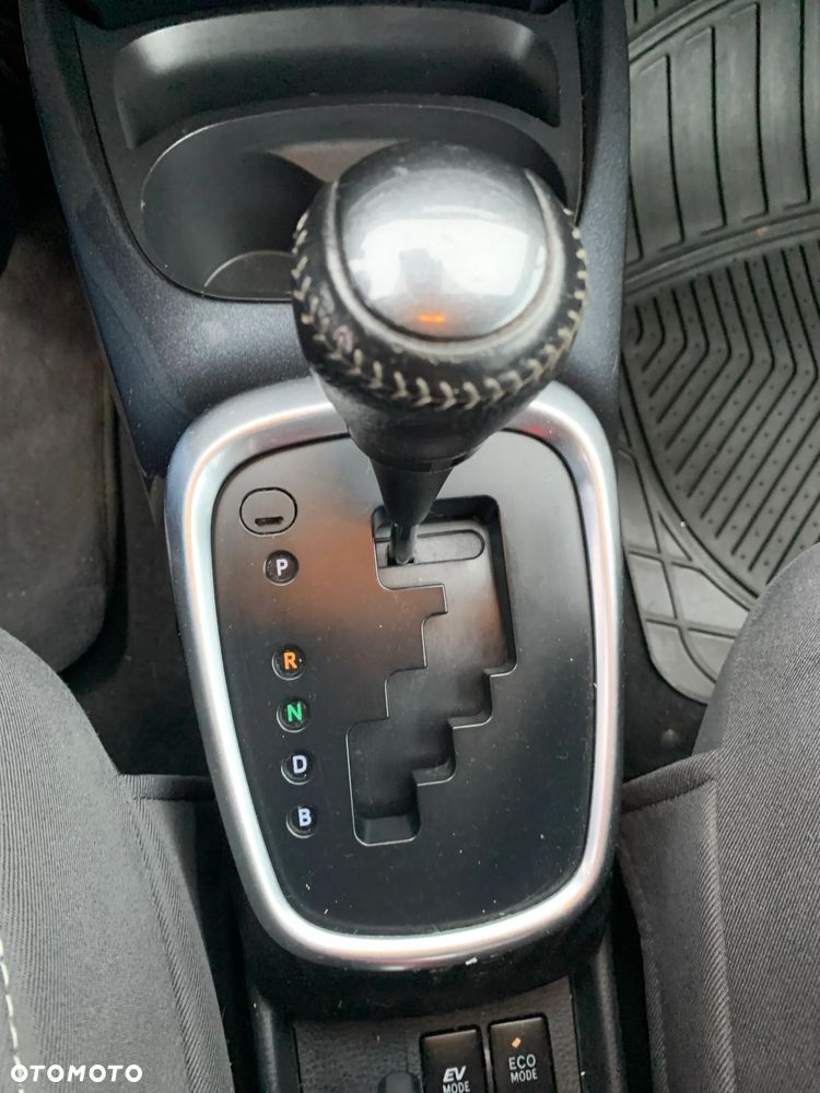 Toyota Yaris 1.5 VVT-i Y20 Team Deutschland - 18