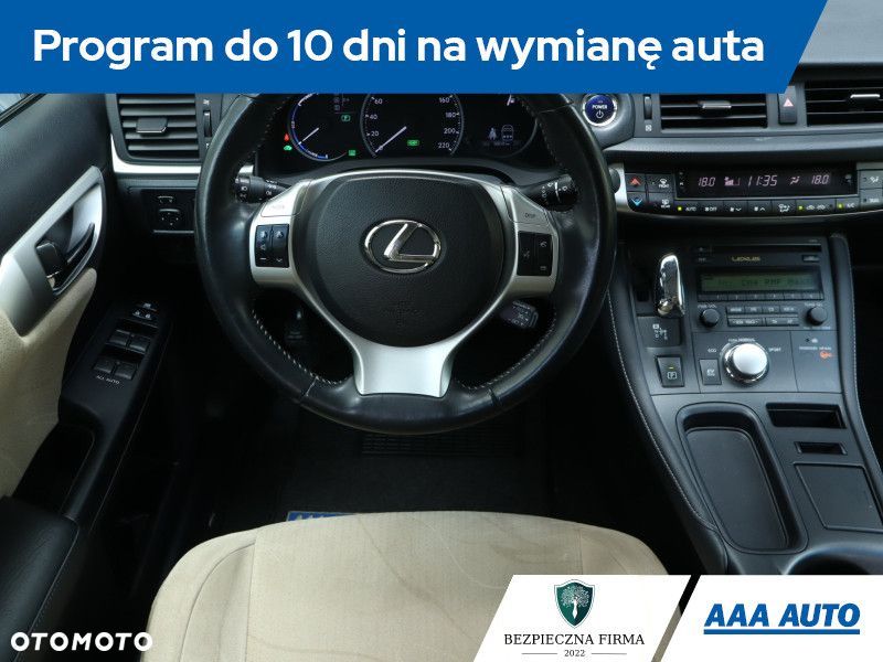 Lexus CT - 9
