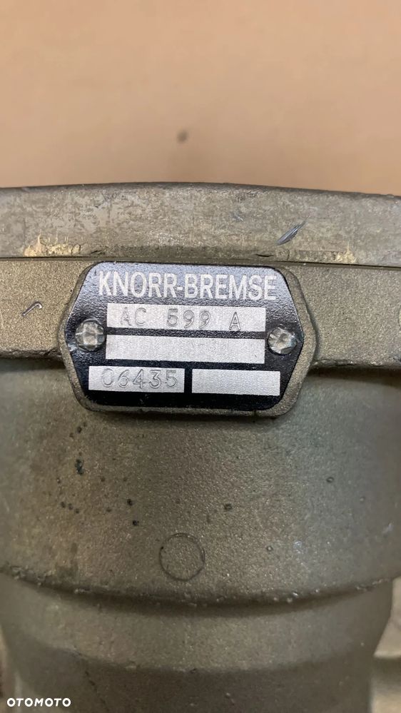 ZAWÓR STERUJĄCY PRZYCZEPY KNORR BREMSE AC599A DAF XF / CF - 2