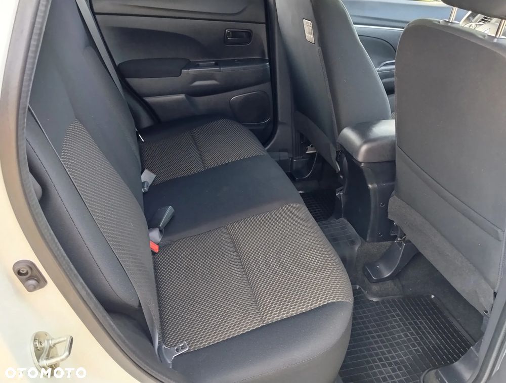 Mitsubishi ASX - 16