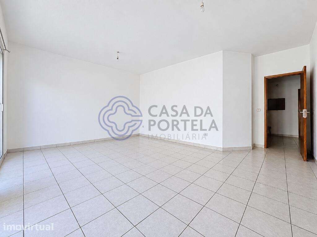Apartamento T3 com duas varandas próximo do centro da Póvoa de Varzim, - Grande imagem: 3/28