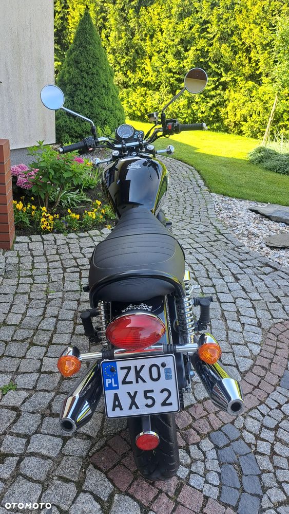 Triumph Bonneville - 7