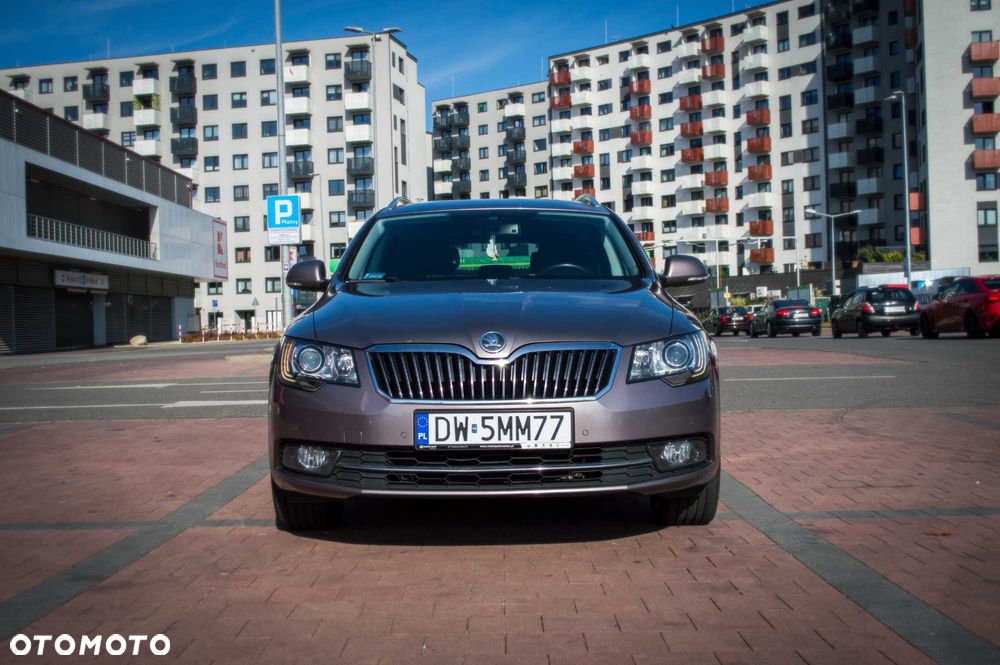 Skoda Superb 2013 photo 2
