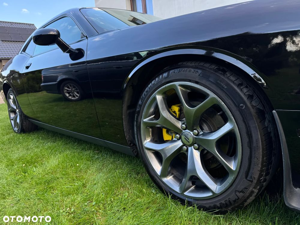 Dodge Challenger - 5