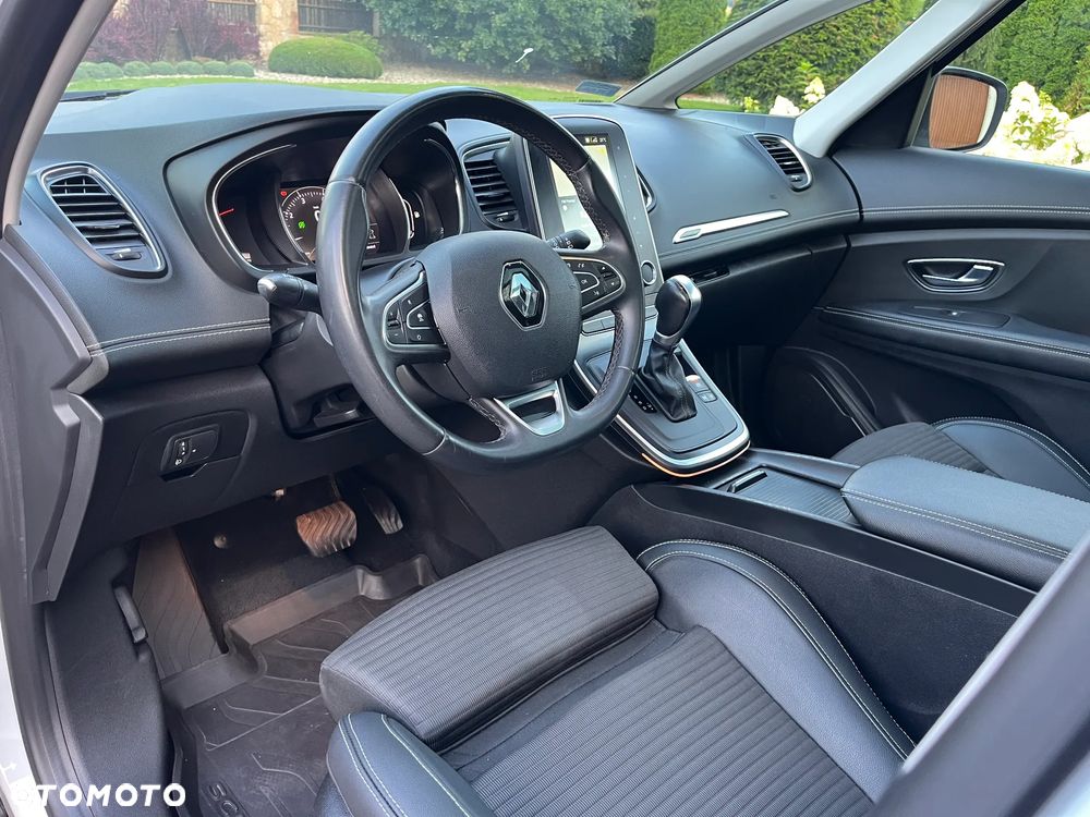 Renault Grand Scenic - 11