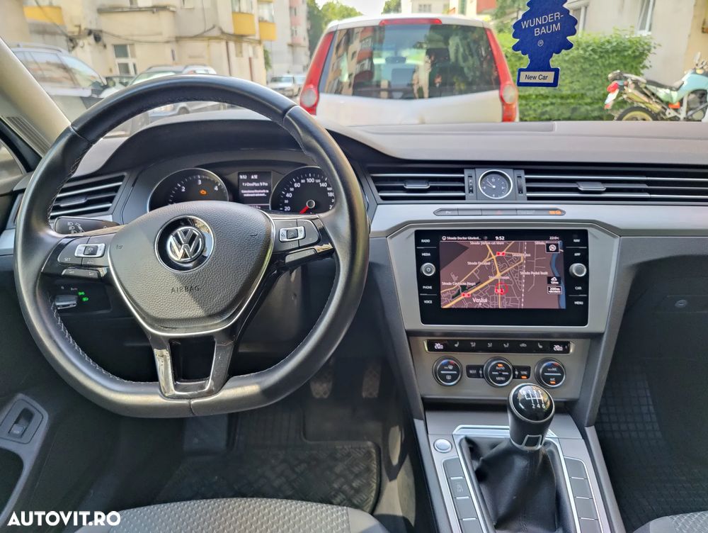 Volkswagen Passat 2.0 TDI Trendline - 14