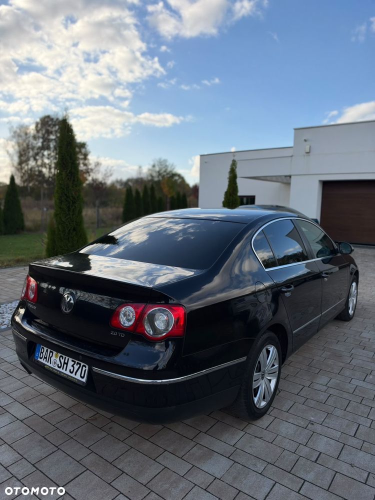 Volkswagen Passat - 13