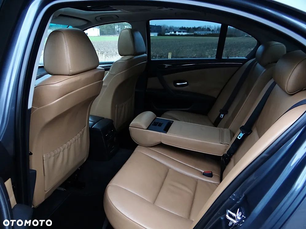 BMW Seria 5 525d Edition Lifestyle - 37