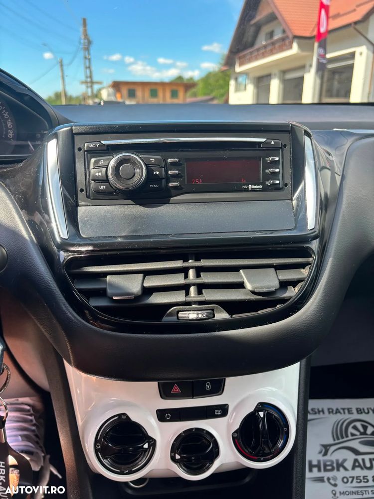 Peugeot 208 1.2 L PureTech Access - 17