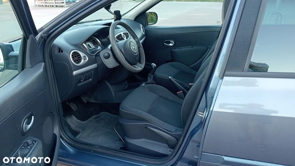 Renault Clio 1.2 16V Alize - 13