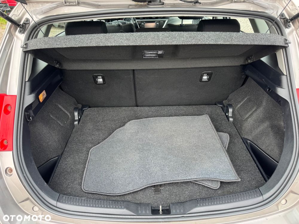 Toyota Auris 1.6 Life+ - 9