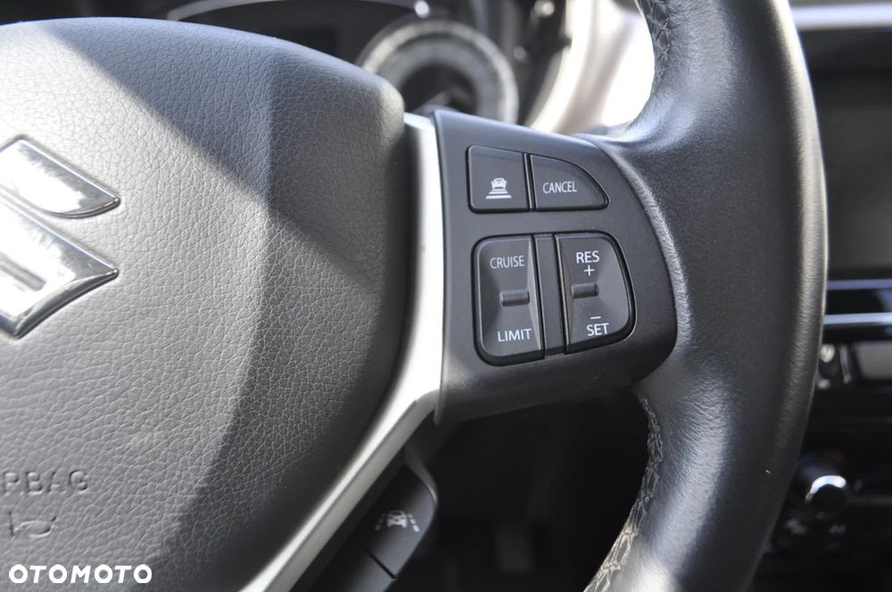 Suzuki Vitara 1.4 Boosterjet SHVS Premium 4WD - 16
