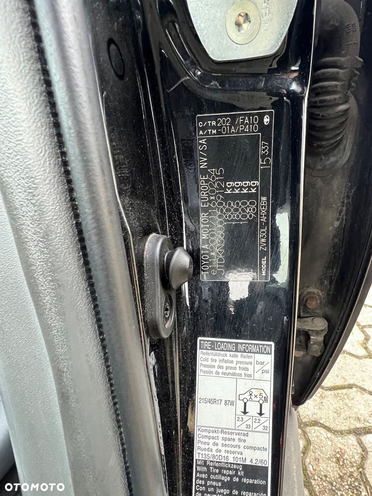 Toyota Prius 1.8 HSD Premium - 14