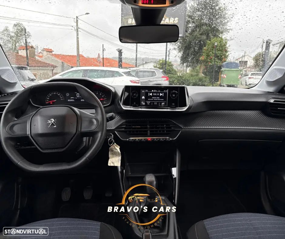 Peugeot 208 - 14