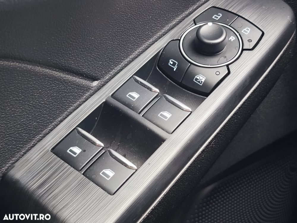 Ford Kuga 2.5 Duratec FHEV ST-LINE - 29