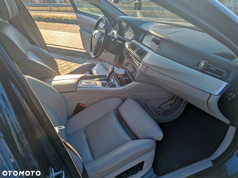 BMW Seria 5 535d xDrive Sport-Aut - 14